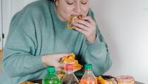 Doktorica ukazala na tri zdravstvena stanja koja nastaju zbog brzog jedenja