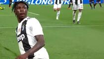 Igra za Juventus, zarađuje tri miliona eura godišnje, a otac mu je beskućnik