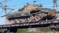 Rusi na ratišta šalju tenkove stare 60 godina i bore se lopatama