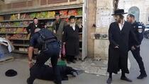 Jeruzalem: Izraelska policija brutalno pretukla grupu Jevreja koji su pružali podršku Palestincima