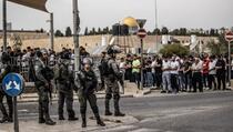 Izraelske snage koristile suzavac kako bi spriječile muslimane da obave džuma-namaz u Al-Aqsi