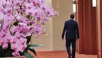 Vučić ponovo usamljen: Na samitu u Pekingu lutao hodnicima