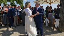 Bivša austrijska šefica diplomatije, koja je na svom vjenčanju plesala s Putinom, emigrirala u Rusiju