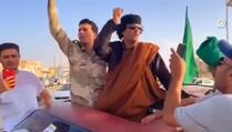 Veliku pažnju građana privukao muškarac koji veoma liči na Muamera Gadafija