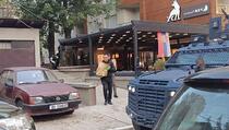 Policija Kosova pretresa stan Milana Radoičića, oklopna vozila na ulicama