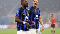 Inter pobijedio Milan u gradskom derbiju i osvojio 20. titulu prvaka Italije