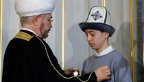 Dječak Islam koji je spasio stotine ljudi u Moskvi odlikovan medaljom za hrabrost