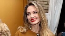 Angelina Jolie se pojavila na prvom crvenom tepihu u dvije godine i svi pričaju o njenom izgledu