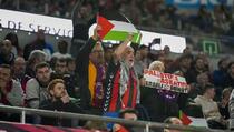 Palestinske zastave i skandiranje "Izrael-genocid" dočekali košarkaše Maccabija na meču Eurolige