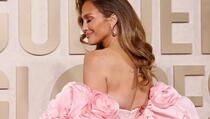 Jennifer Lopez zablistala u pripijenoj haljini na dodjeli nagrada, glumica se rasplakala kada ju je ugledala