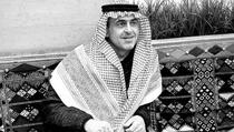 Dok su Englezi ogorčeni, "sheikh O'Sullivan" se pojavio u Saudijskoj Arabiji i zaludio fanove