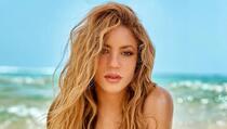 Shakira vrućim fotkama s plaže najavila novu pjesmu, fanovi složni: Od raskida se tako pomladila