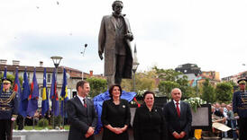 LDK traži postavljanje statue Ibrahima Rugove u Prizrenu