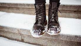 Praktično i jeftino: Evo kako ćete najlakše ukloniti tragove soli sa vaše omiljene obuće