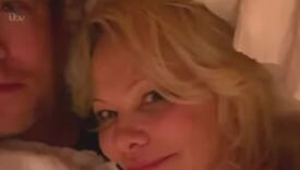Pamela Anderson se u TV emisiju javila iz kreveta s novim mužem