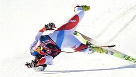 Strašan pad švicarskog skijaša na legendarnom spustu