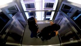 Brazilska skrivena kamera: U liftu je i pad let!