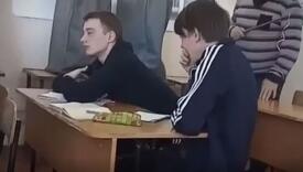 Učenik mu zaspao usred nastave, a njegova reakcija postala hit na internetu
