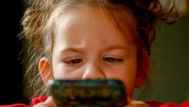 Koristite ekrane da smirite svoje dijete? Studija o tome donosi zabrinjavajuće vijesti