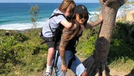 Australka nosi sina na leđima dok putuju svijetom: Želim mu pružiti najljepši život