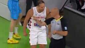 Hrvati smatraju da je Slovenija za njih NBA: Pogledajte kako je nervozni Mostarac nasrnuo na sudiju