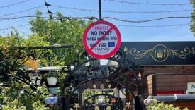 Lokal u Prištini iz protesta uveo "vize" građanima EU za ulazak u objekat