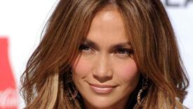 Preplanuli ten i zavidna figura: Jennifer Lopez najavila novu kolekciju svog brenda JLo Beauty