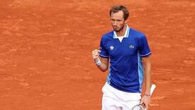 Drama u Parizu trajala satima, Rus Medvedev je udarna vijest na Roland Garrosu