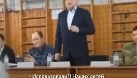 Snimak ruskog guvernera kojeg ‘ribaju‘ majke: ‘Gdje je Vaš sin? Na fakultetu...'