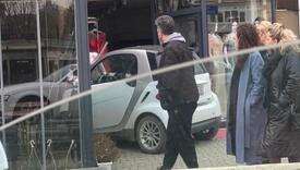 Priština: Automobilom uleteo u prodavnicu