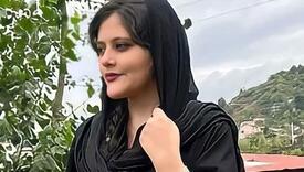 Mlada Iranka (22) preminula nakon što ju je uhapsila policija za moral, građani ogorčeni