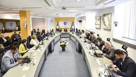 Neophodne promene u Vladi Kosova, kritični spoljni odnosi, obrazovanje i zdravstvo