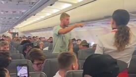 Na letu iz Zadra muškarac pokušao otvoriti vrata aviona