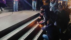 Visar Dili: Paljenje sveća za žrtve u školi u Beogradu "najsramniji događaj" u posljednjih 20 godina