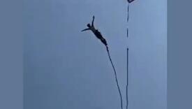 Ima i snimak: Turisti pukao konopac tokom bungee jumpa, srećom prošao samo s modricama