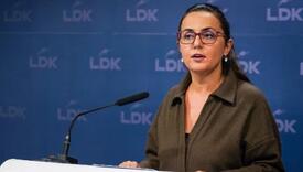 Lushaku-Sadriu: Gërvalla-Schwarz neuki ministar, stavila "omču oko vrata" ambasadorima Kosova