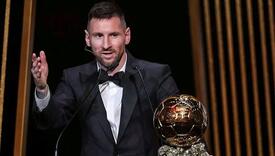 Messi posvetio Zlatnu loptu svom idolu: Sretan rođendan Diego, trofej je za tebe