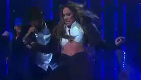 Jennifer Lopez imala nezgodu na nastupu uživo: Iščupala ekstenziju za kosu