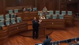 Skupština Kosova – tenzije na sjednici, predsjedavajuća pozvala obezbjeđenje