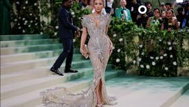 Modno izdanje od kog "zastaje dah": Jennifer Lopez na Met Gali u haljini s 2,5 miliona perli