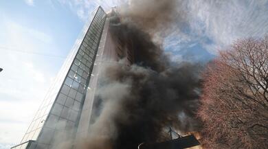 Na protestu bačene dimne bombe ispred zgrade Vlade Kosova