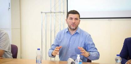 Krasniqi: Novi koeficijent za plate Kurtijeva prevara i udarac javnom sektoru
