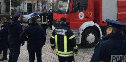 Kamion vatrogasaca sudario se sa policijskim automobilom u Prizrenu