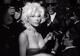 Kim Kardashian stigla na reviju u Milanu, imitira izgled Marilyn Monroe
