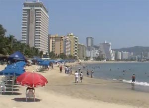 (Video) Provalili bungalov na plaži