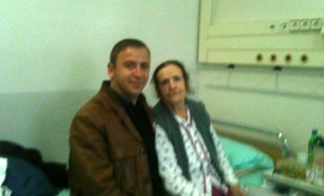 Kujtim Sadriu sa majkom Zymryte