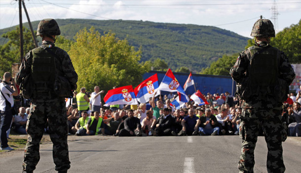 Srbi i dalje okupljeni u mjestu Rudare