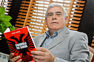 Azem Vllasi - jedan od autora