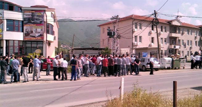 Protesti ispred sjedišta Direktorijata policije