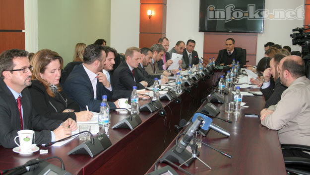 Javna debata u Skupštini Kosova
